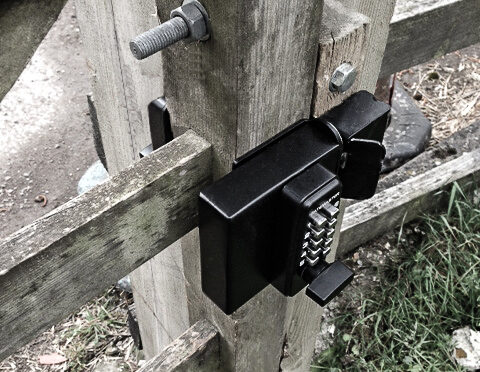 How to Chain Lock a Fence With Two Different Locks & Keys