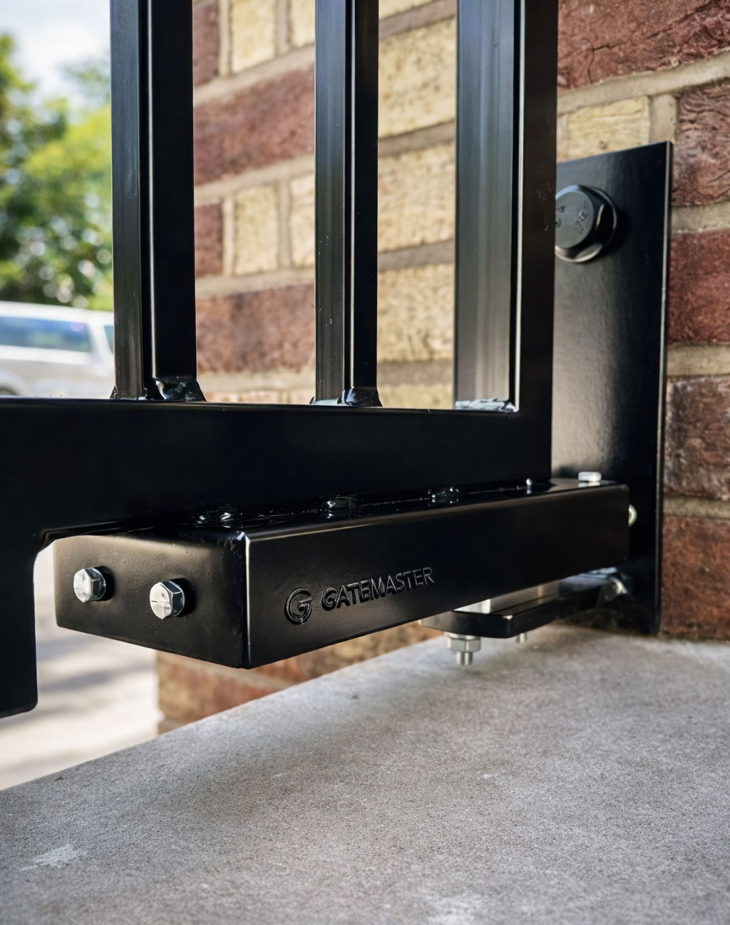 Gate closer on a metal black gate