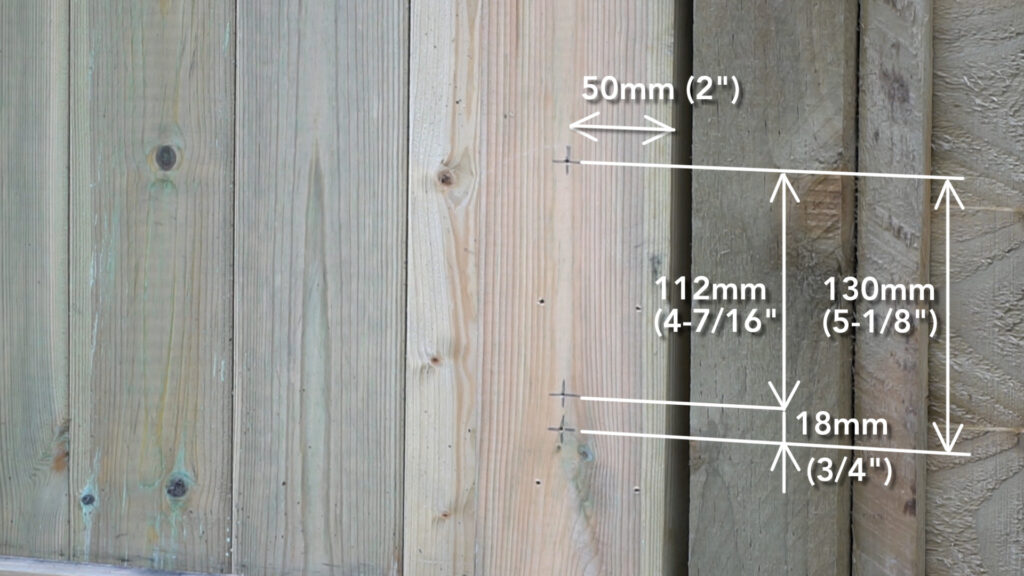 Mesures pour le perçage des trous lors de la pose d'une serrure numérique pour portails en bois