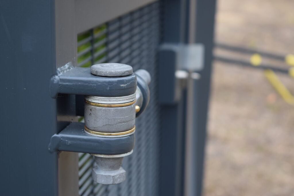 The industrial heavy-duty hinge | Gatemaster Locks