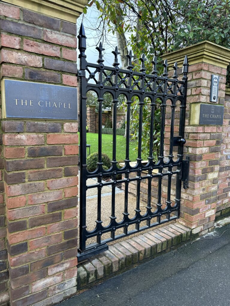 hydraulic gate closer in gate case study photo 2 the chapel